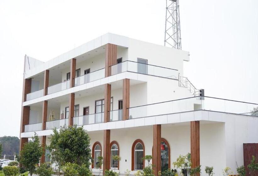 Hotel Royal Delight Resort