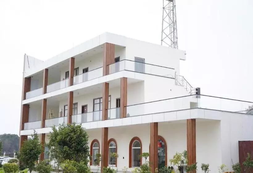 Hotelli Royal Delight Resort