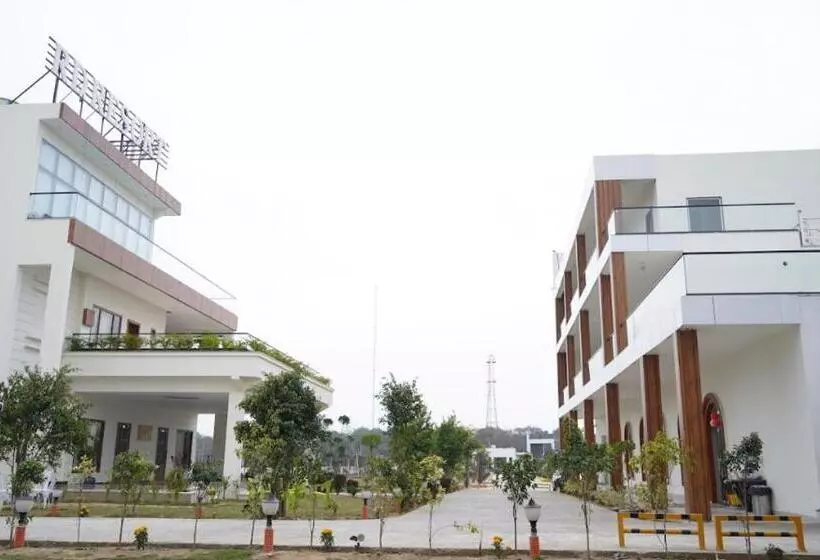 Hotelli Royal Delight Resort