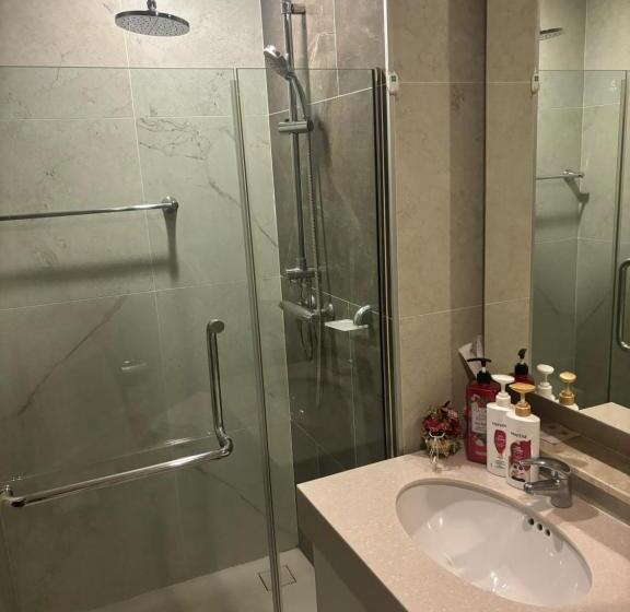 Отель The Astra Bee Friend