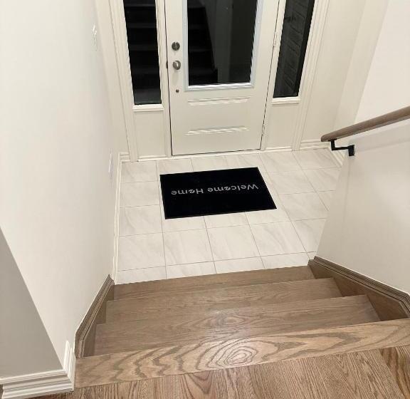 بنسيون Private Room In A Brand New House Ajax Greater Toronto, 30 Min To Pearson Airport