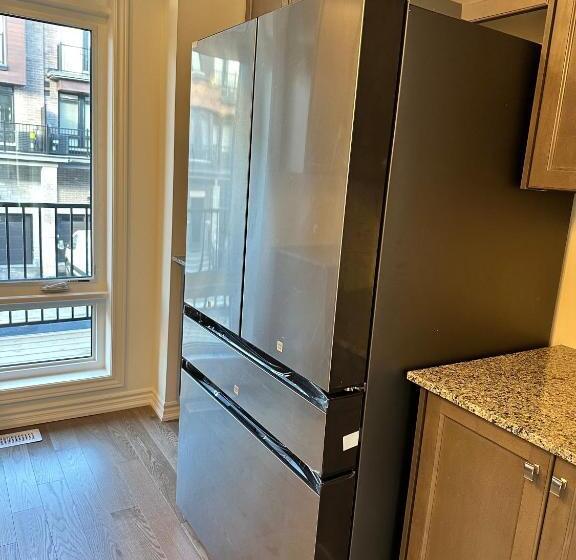 بنسيون Private Room In A Brand New House Ajax Greater Toronto, 30 Min To Pearson Airport