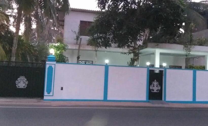 بنسيون Villa Ocean Breeze