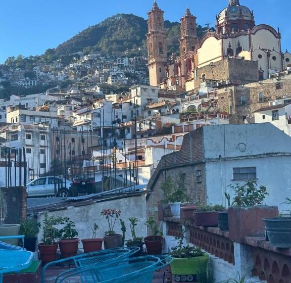 تختخواب و صبحانه Starlight Oasis