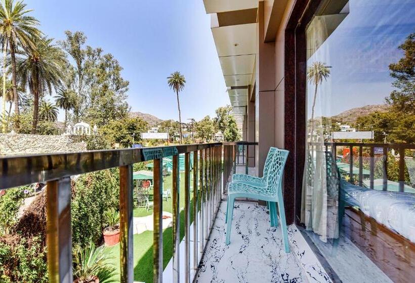 Fabhotel Prime Maya Palace