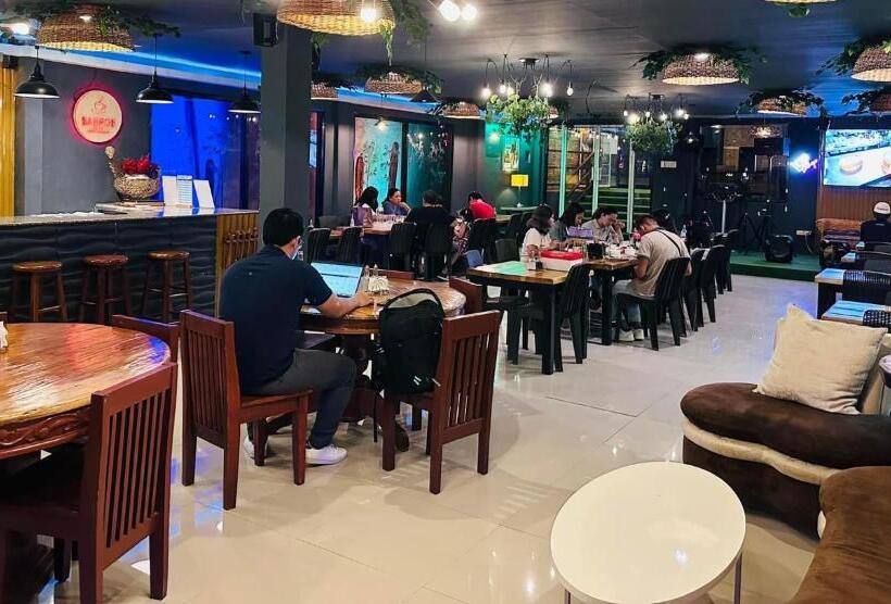 בית מלון כפרי Farmers Inn