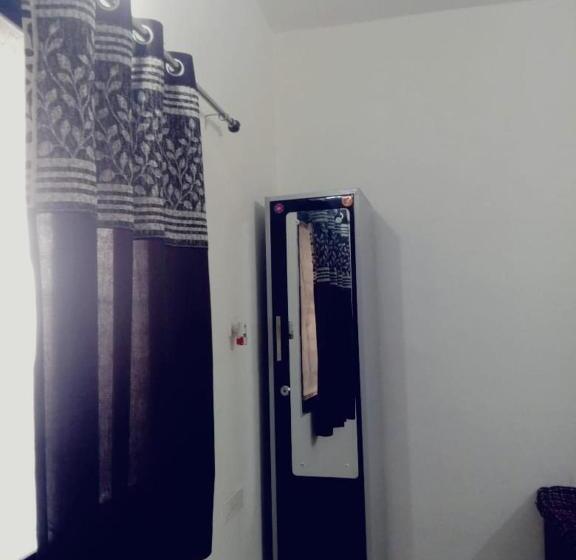 فندق Heera Heights Studio Apartment