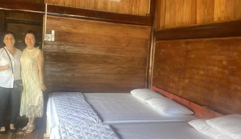 هتل Nhà Gỗ Homestay Nguyên Văn