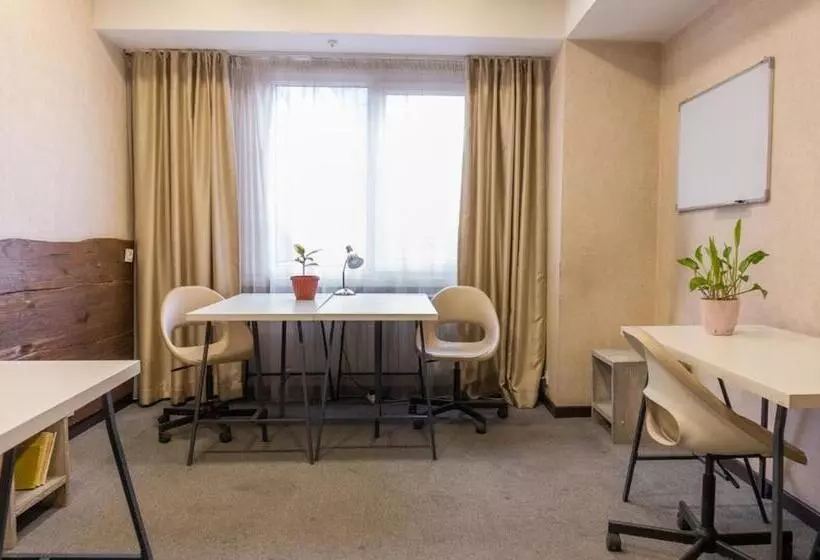 هتل Ololovostok I Coliving & Coworking