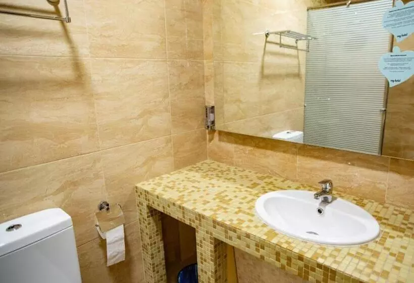 هتل Ololovostok I Coliving & Coworking