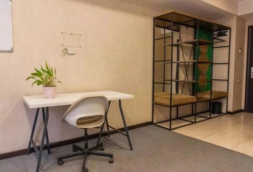 هتل Ololovostok I Coliving & Coworking
