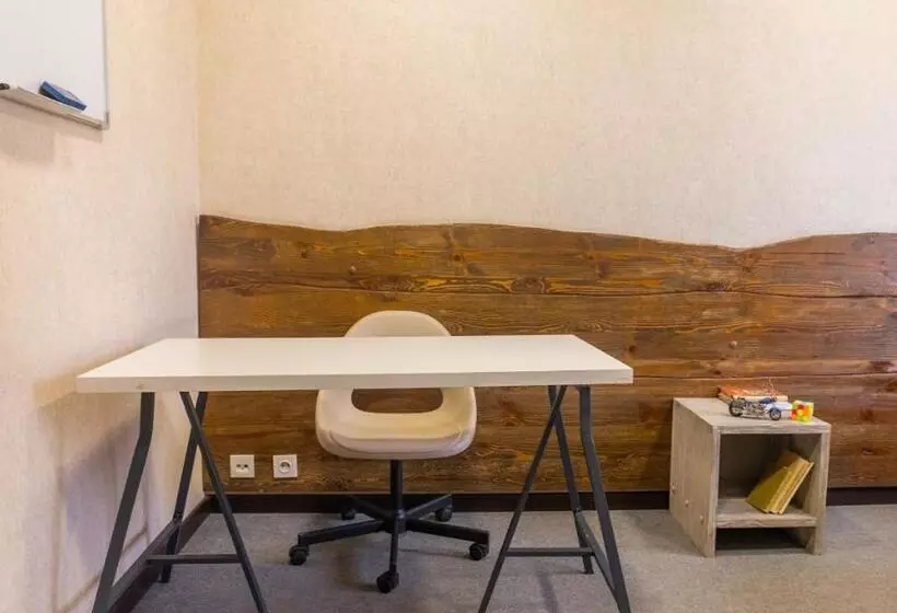 هتل Ololovostok I Coliving & Coworking
