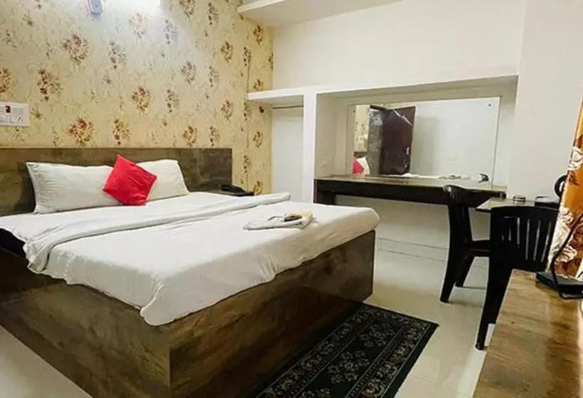 Hotelli Prince Lodge And Banquet