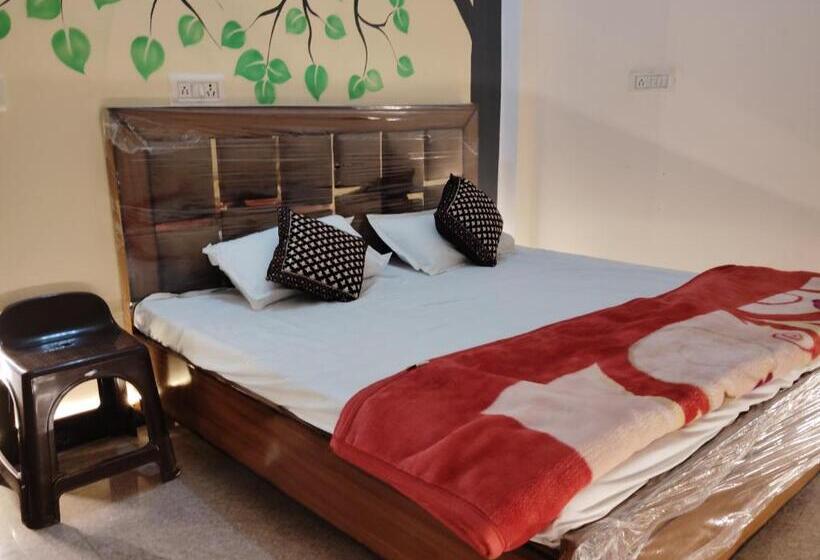 ホテル Pushpa Home Stay