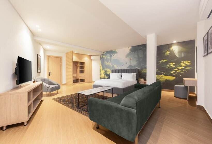 هتل Tree House Boutique