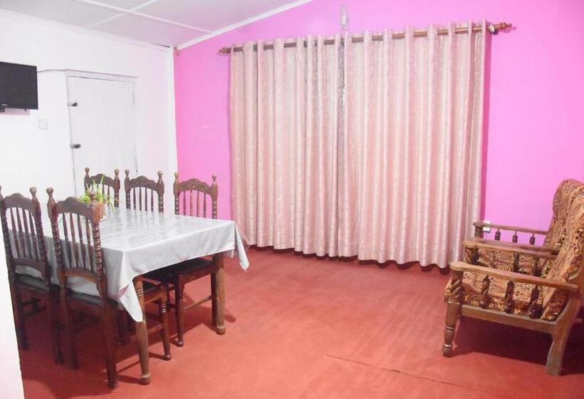 پانسیون Carmalin Holiday Bungalow