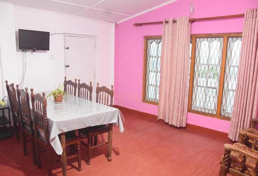 پانسیون Carmalin Holiday Bungalow