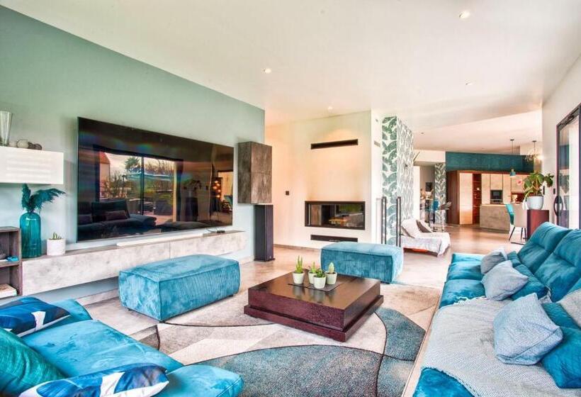 ペンション Villa Howard — Jacuzzi, Tranquility & Parking