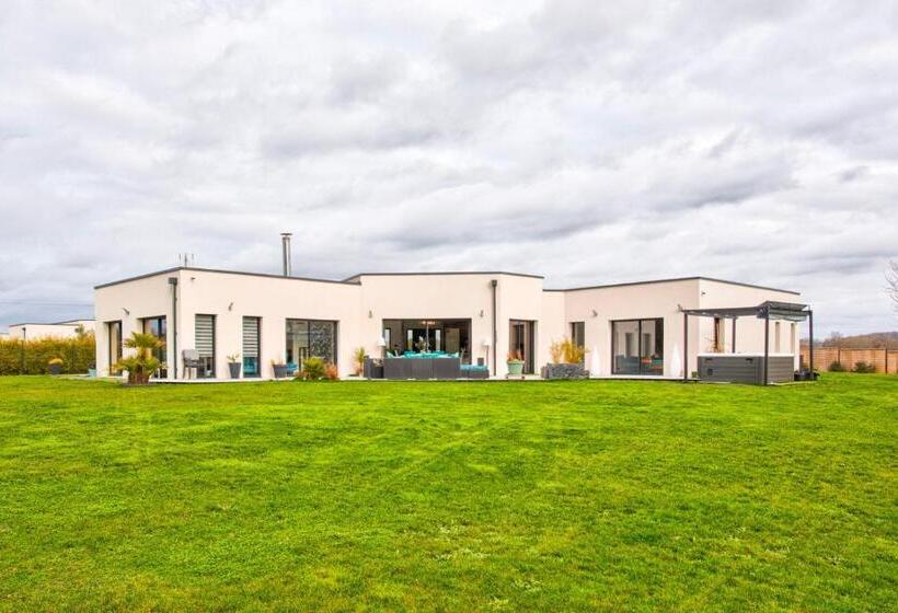 ペンション Villa Howard — Jacuzzi, Tranquility & Parking