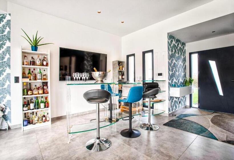 ペンション Villa Howard — Jacuzzi, Tranquility & Parking