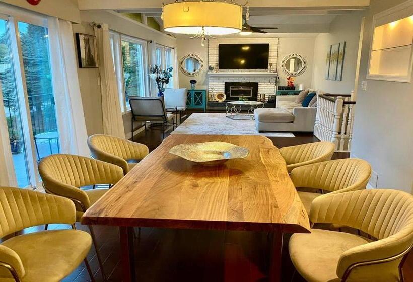 بنسيون Spacious Beautiful View Suite In Surrey City