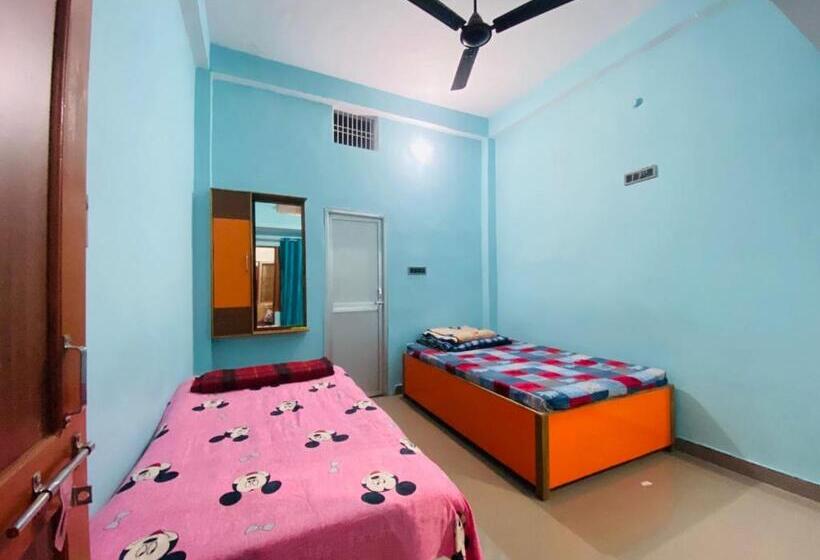 Пансион The Narayan Bhawan , Ramanuj Ashram ,haridas Nagar ,ramkot Ayodhya Ji