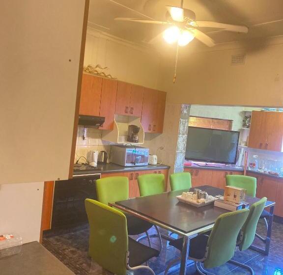 مبيت وإفطار Hilton Inn