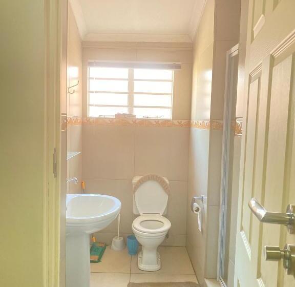 مبيت وإفطار Hilton Inn