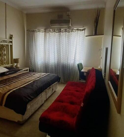 مبيت وإفطار Hilton Inn