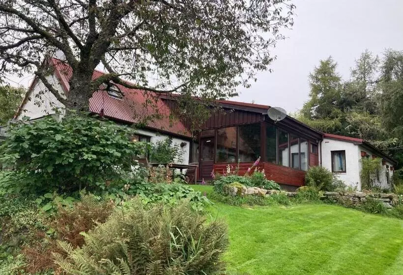 Aamiaismajoitus (B&B) Invercassley Cottage