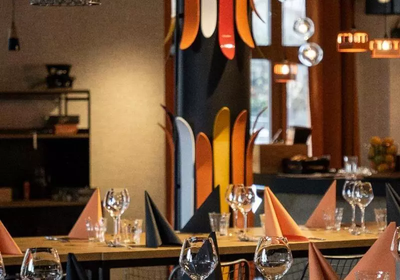 ホテル Base Camp Lodge   Albertville