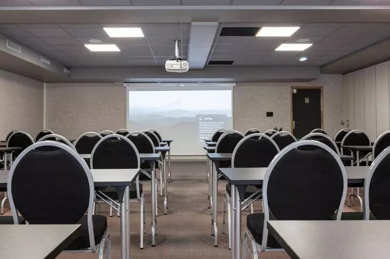 ホテル Base Camp Lodge   Albertville