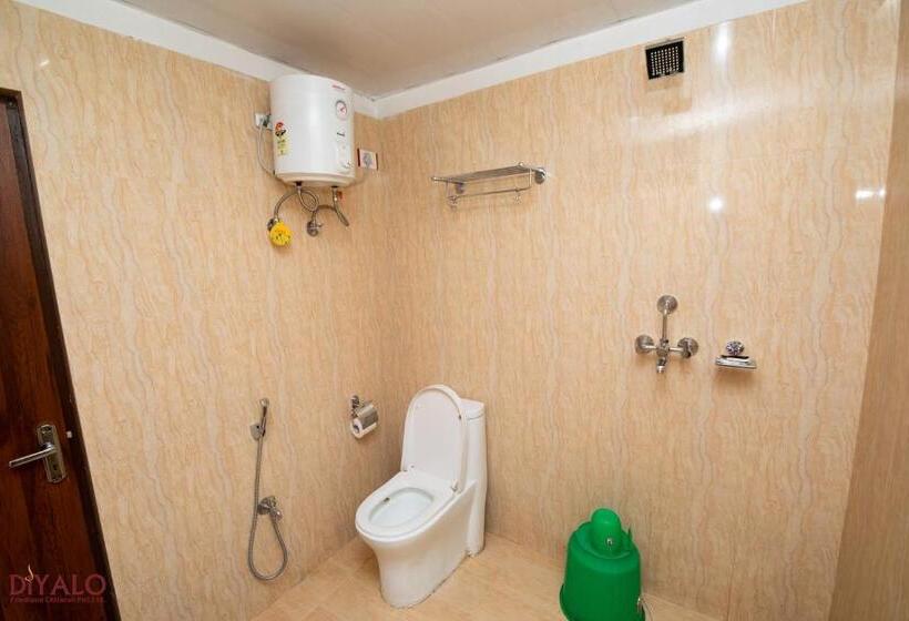 هتل Diyalo Foodland Chitwan