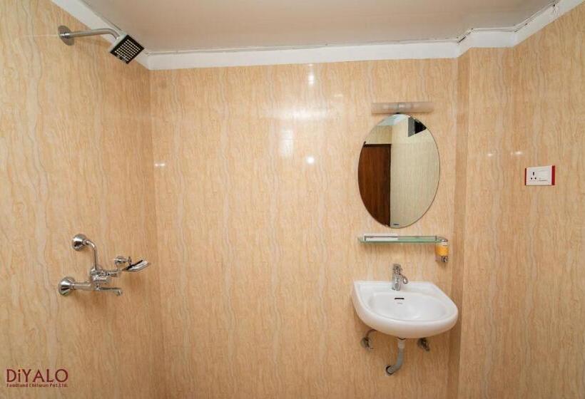 هتل Diyalo Foodland Chitwan