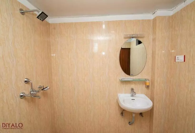 هتل Diyalo Foodland Chitwan