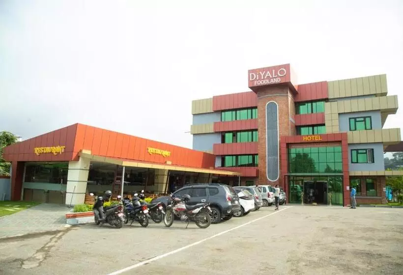 هتل Diyalo Foodland Chitwan