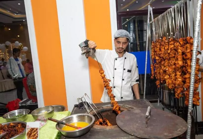 هتل Diyalo Foodland Chitwan