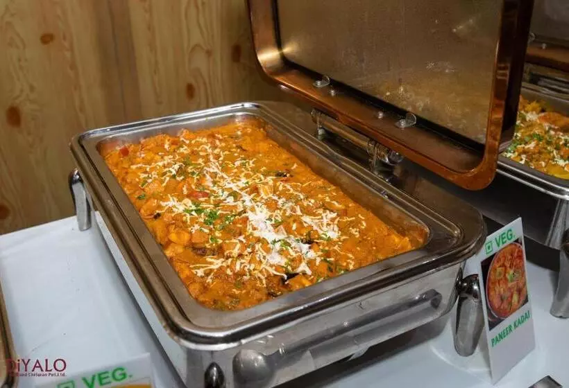 هتل Diyalo Foodland Chitwan