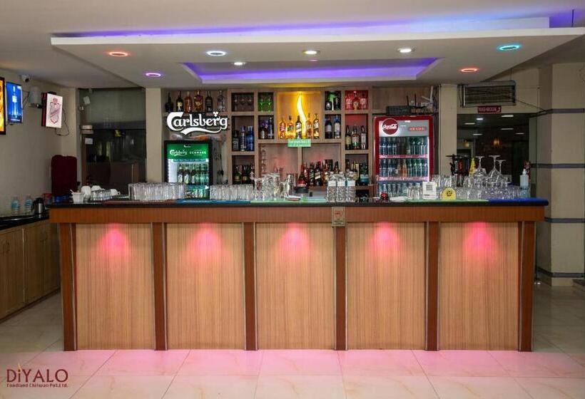 هتل Diyalo Foodland Chitwan