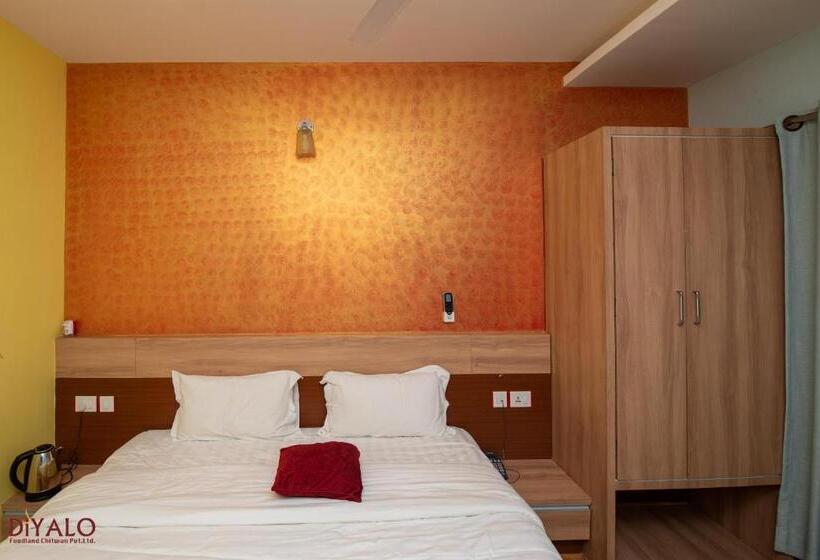 هتل Diyalo Foodland Chitwan