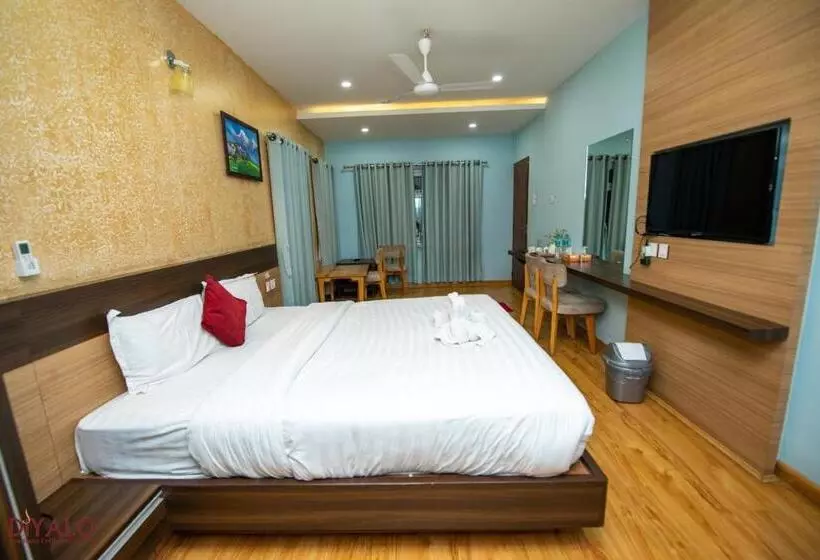 هتل Diyalo Foodland Chitwan