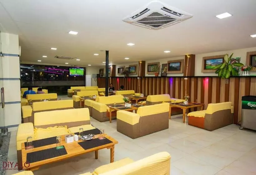 هتل Diyalo Foodland Chitwan