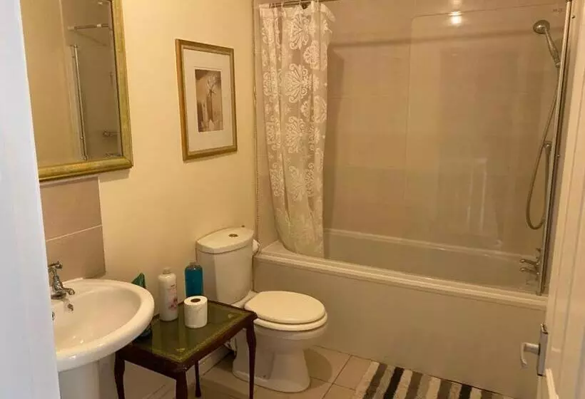 Hotelli Jacks Court B1