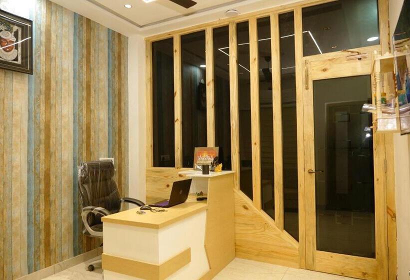 Отель Panache The Escape Home Stay