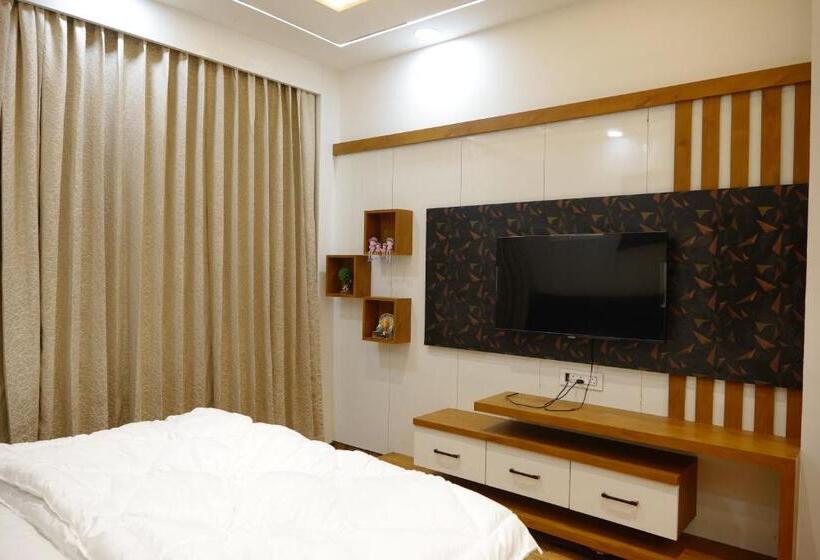 Отель Panache The Escape Home Stay