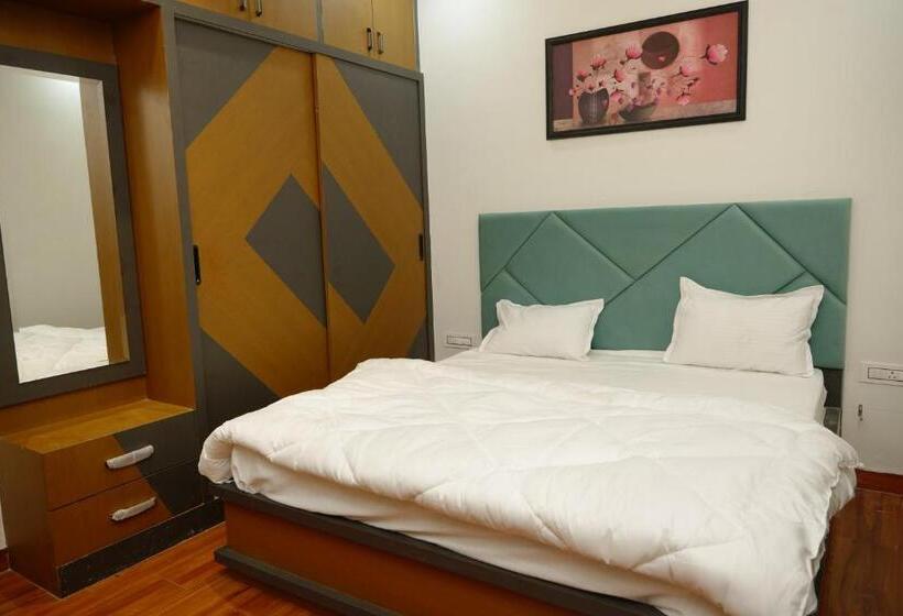 Отель Panache The Escape Home Stay