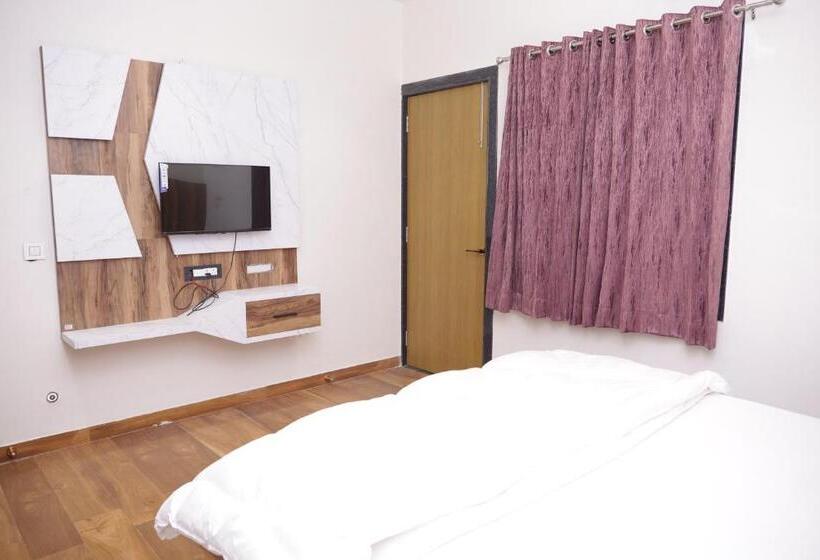 Отель Panache The Escape Home Stay