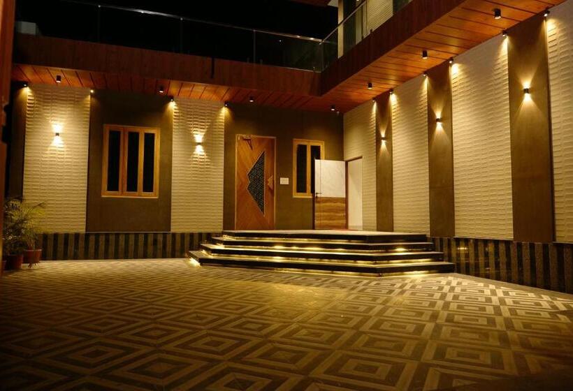 Отель Panache The Escape Home Stay