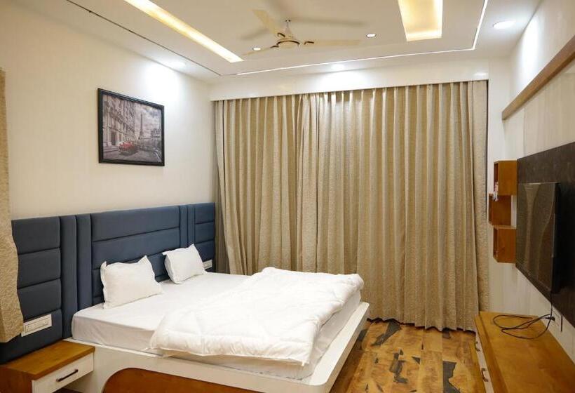 Отель Panache The Escape Home Stay