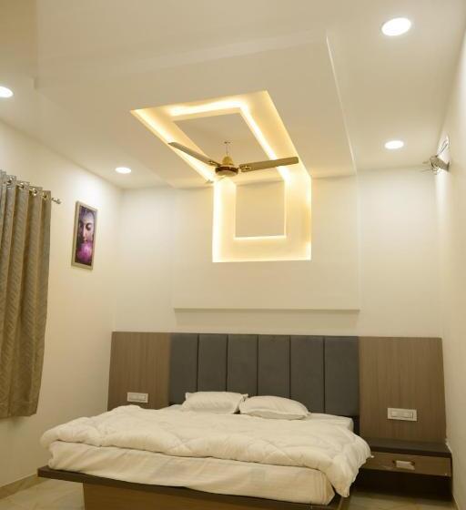 Отель Panache The Escape Home Stay